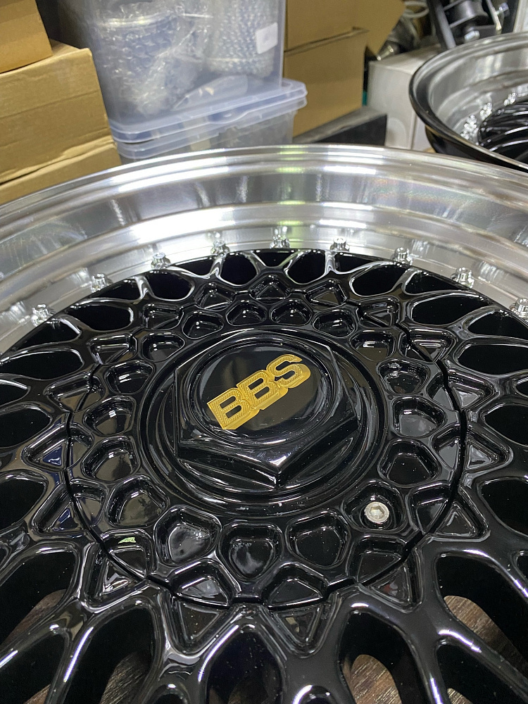картинка Новые диски BBS RS R16 J8 ET25 4x100/4X114.3 черные+ полировка от магазина  StreetTuning