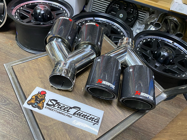 картинка Насадки на глушитель Akrapovic Style двойные комплект- 2 шт 63х89 мм магазин  StreetTuning 