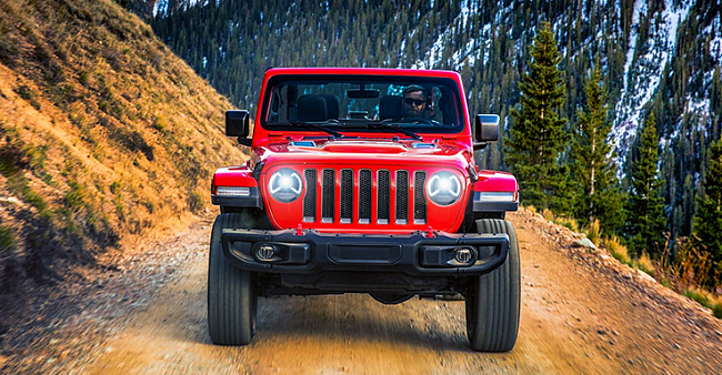 картинка Передние фары для JEEP WRANGLER 2018-по н.в магазин  StreetTuning 