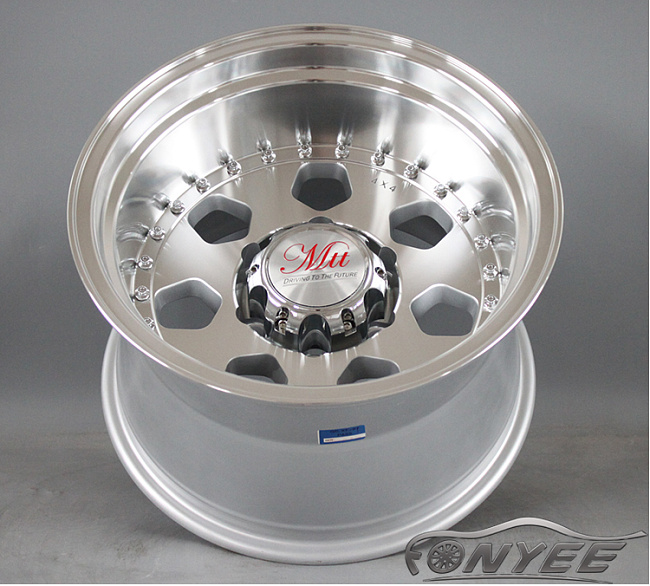 картинка Новые диски Daytona R16 6х139,7 ET-44 J10 серебристые + серебристые болтики магазин  StreetTuning 