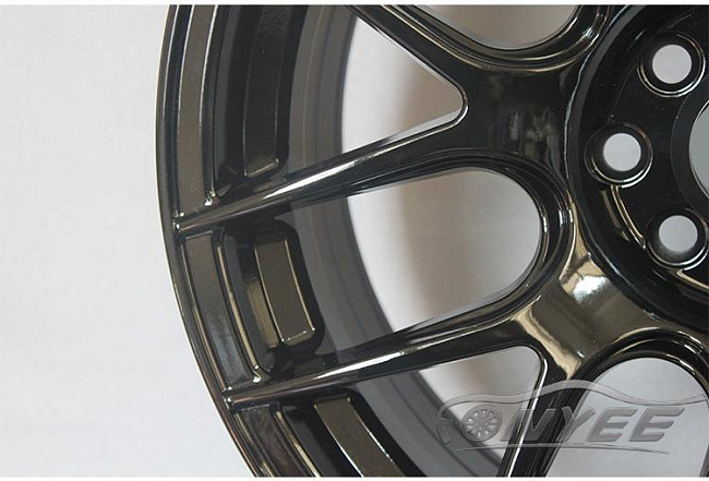картинка Новые диски XXR 530 R17 4X100/114.3 ET35 J8,25, черные глянцевые магазин  StreetTuning 