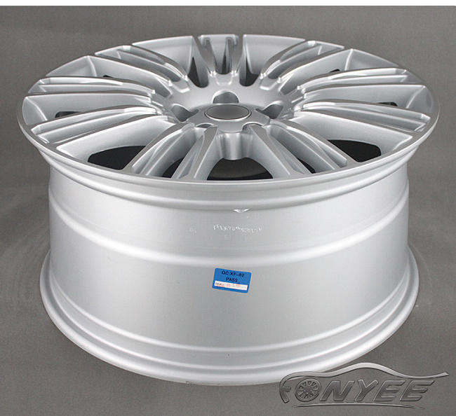 картинка Новые диски RANGE ROVER VELAR R20 5x120 ET45 J9,5 серебро магазин  StreetTuning 