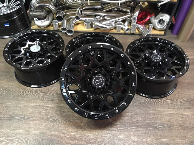 картинка Новые диски Black Rhino Sprocket R17 5X150 ET-25 J8,5 черный глянец магазин  StreetTuning 