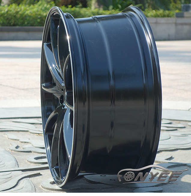 картинка Новые диски Rays G25 R19 5X112 ET38 J9,5 черные глянцевые + серебристая окантовка магазин  StreetTuning 