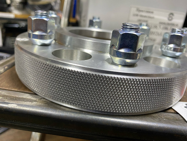 картинка Проставка Starleks 30 мм 6x139,7 цо 106 шпилечная M12x1,5 - РФ магазин  StreetTuning 