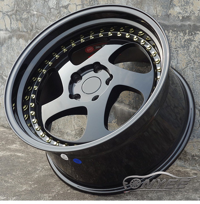 картинка Новые диски Rotiform TMB Flat R18 5х114,3 ET30 J9,5 черный глянец + золотые болтики магазин  StreetTuning 