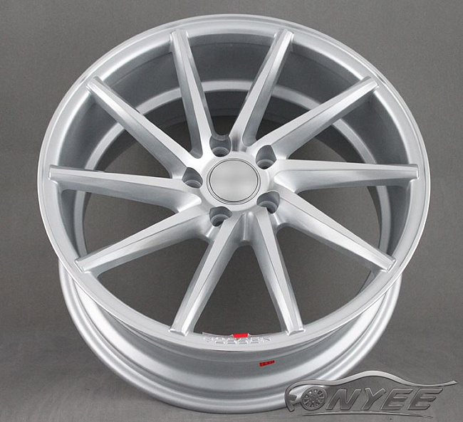 картинка Новые диски Vossen CVT-R Replica R18 5X108 ET45 J8 серебро магазин  StreetTuning 
