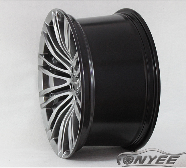 картинка Новые диски BMW style 142 R18 5x120 ET33 J8,5 темно-серебристые магазин  StreetTuning 