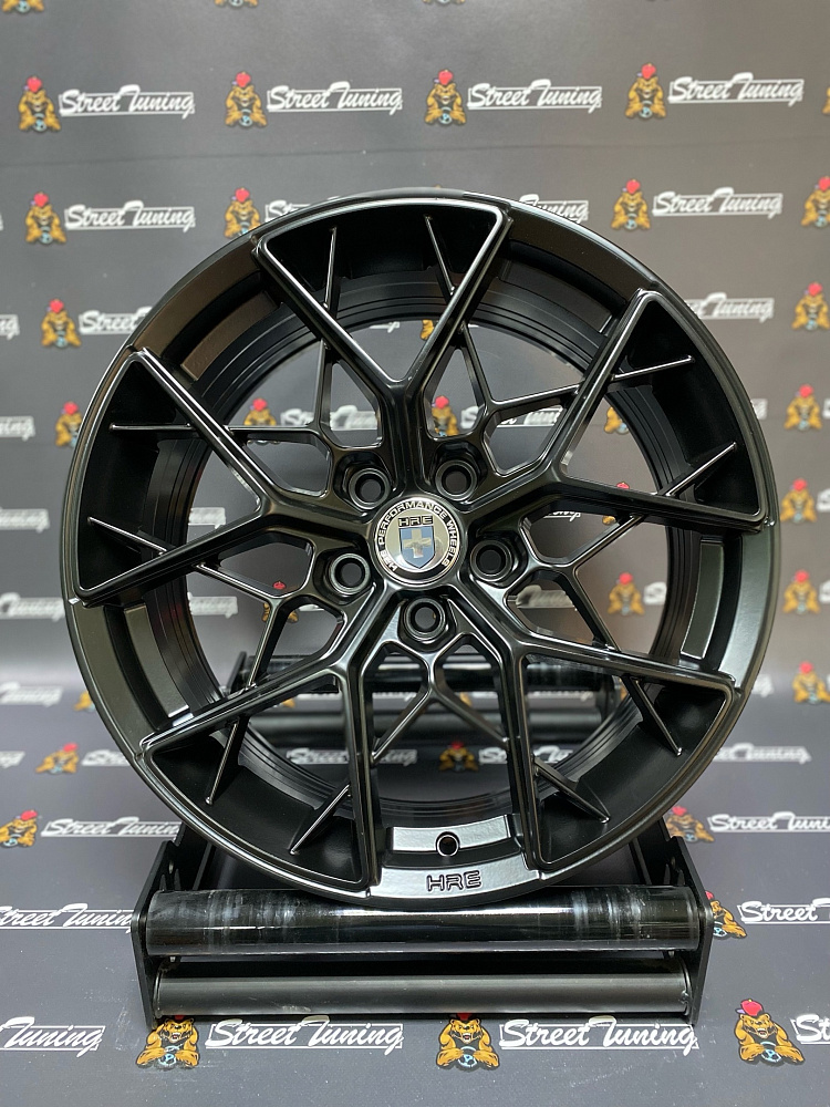 картинка Новые диски HRE FF10 R17 J7.5 ET35 5x108 Black Mat от магазина  StreetTuning