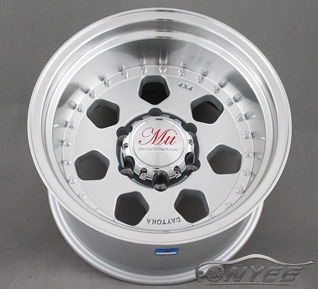 картинка Новые диски Daytona R15 6х139,7 ET-44 J10 серебристые + полированная полка магазин  StreetTuning 