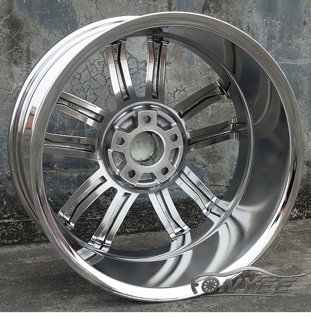 картинка Новые диски Audi R18 5X112 ET35 J8 хром магазин  StreetTuning 