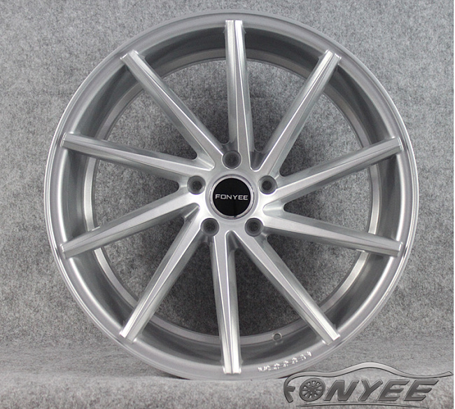 картинка Новые диски Vossen CVT-L Replica R20 5X114,3 ET40 J10 серебро магазин  StreetTuning 