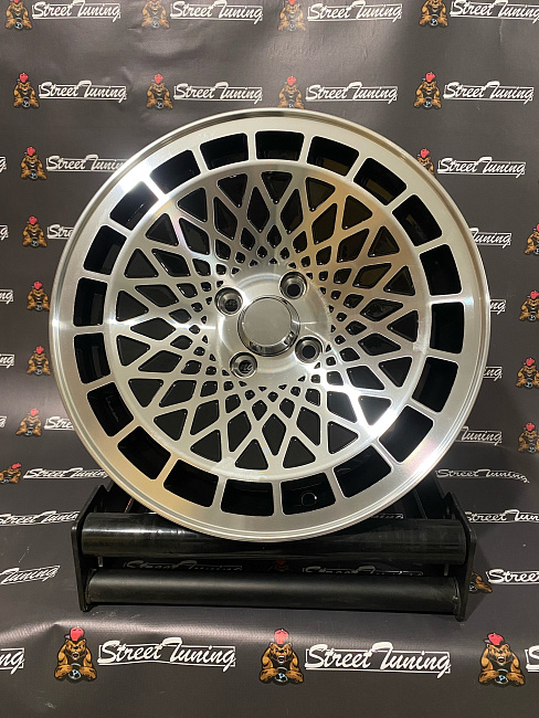 картинка Новые диски Stuttgart ST7 R15 J8 ET25 4X100 черные с серебром магазин  StreetTuning 