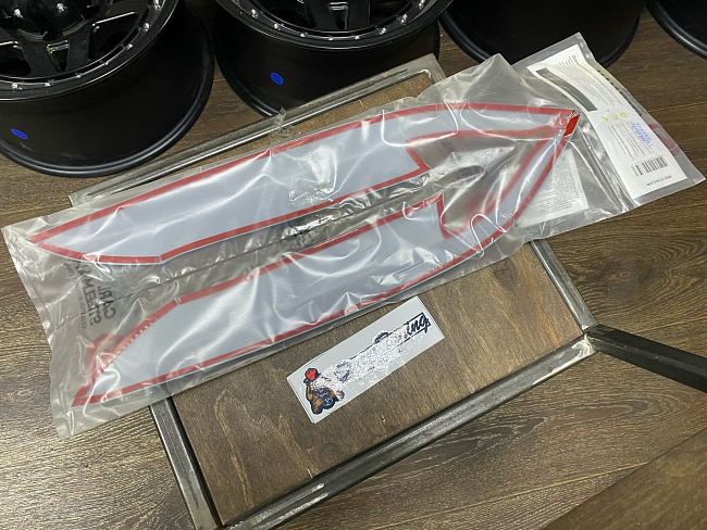 картинка Реснички на фары для  BMW X5 2003-2006г магазин  StreetTuning 