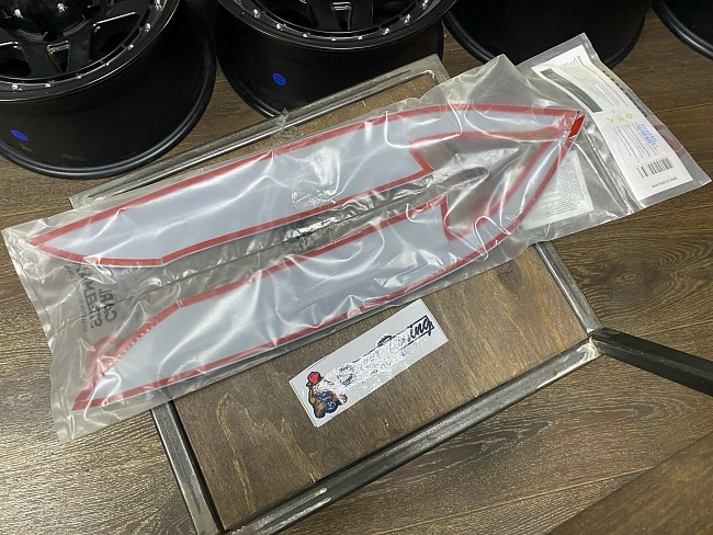 картинка Реснички на фары для  BMW X5 2003-2006г магазин  StreetTuning 