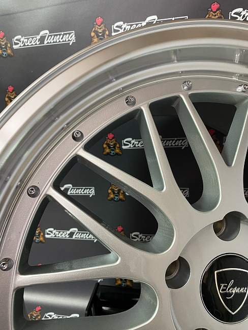 картинка Новые диски BBS LM R18 J8 ET30 5x114.3 Silver магазин  StreetTuning 