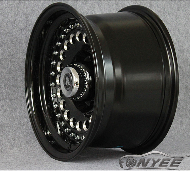 картинка Новые диски Raguna D-Force AKRO R15 6X139,7 ET-15 J8,5 черные + серебро магазин  StreetTuning 