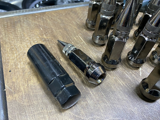 картинка Комплект гаек пики (пули) Starleks, 1/2, цвет  титан, 20 шт. магазин  StreetTuning 