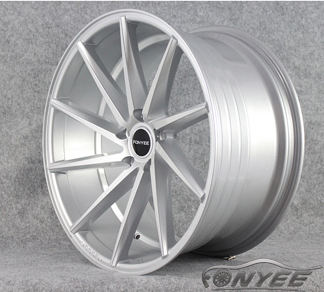 картинка Новые диски Vossen CVT-R Replica R20 5X114,3 ET40 J10 серебро магазин  StreetTuning 