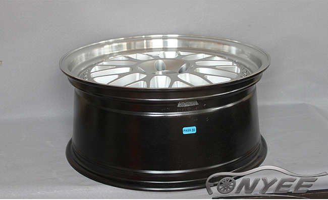 картинка Новые диски BBS LM R19 5X120 ET35 J8,5 серебро глянец + полированная полка магазин  StreetTuning 