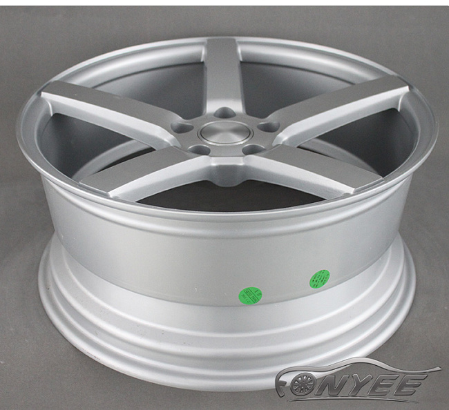 картинка Новые диски Vossen CV3 Replica R18 5X112 ET38 J8 серебро + полированные спиццы магазин  StreetTuning 