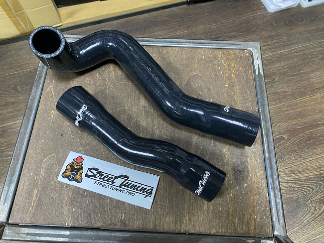 картинка Патрубки радиатора STREETTUNING для BMW E46 M3 330i 328i 325i 1999-2006 магазин  StreetTuning 