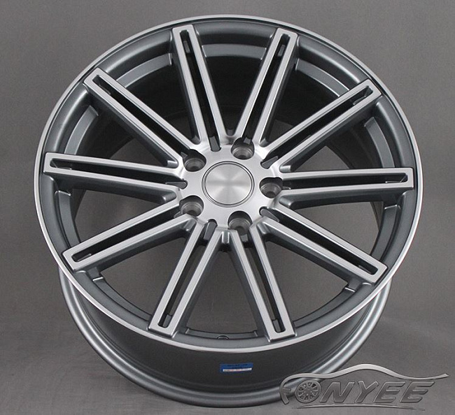 картинка Новые диски Vossen CV4 Replica R18 5X114,3 ET38 J8 серый + серебро магазин  StreetTuning 