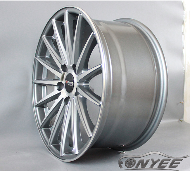 картинка Новые диски Vossen VFS2 Replica R18 5X120 ET30 J9,5 светло серый + серебро магазин  StreetTuning 