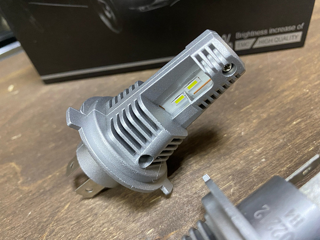 картинка Светодиодные лампы Sanvi Smart Led - H4 5500к, комплект 2 шт магазин  StreetTuning 