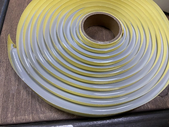 картинка Герметик для фар терморазмягчаемый ленточный Hot-Melt Adhesive, серый магазин  StreetTuning 