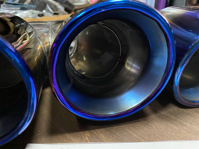 картинка Насадки на глушитель HKS Style двойные комплект- 2 шт 76 х 102 мм магазин  StreetTuning 