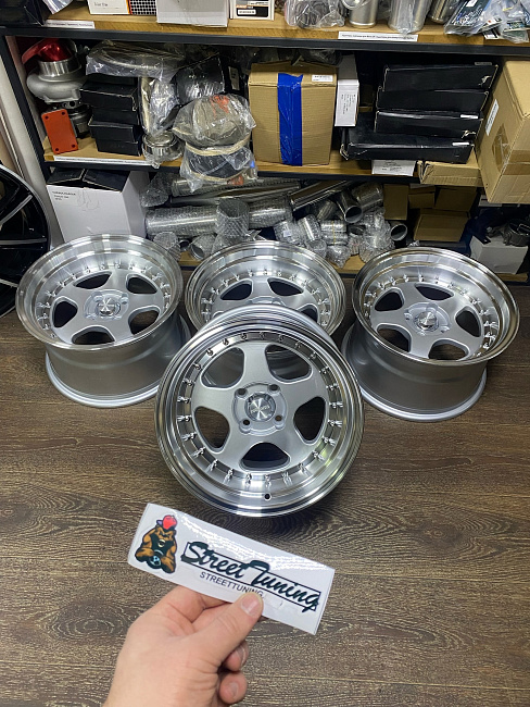 картинка Новые диски Rotiform Style R15 J8 ET20 4X100 серебро магазин  StreetTuning 