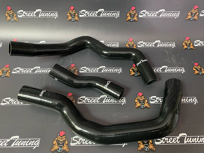 картинка Патрубки радиатора StreetTuning для Mini Cooper S JCW W11 1.6 R52 04-08/R53 01-06, черные 3 шт магазин  StreetTuning 