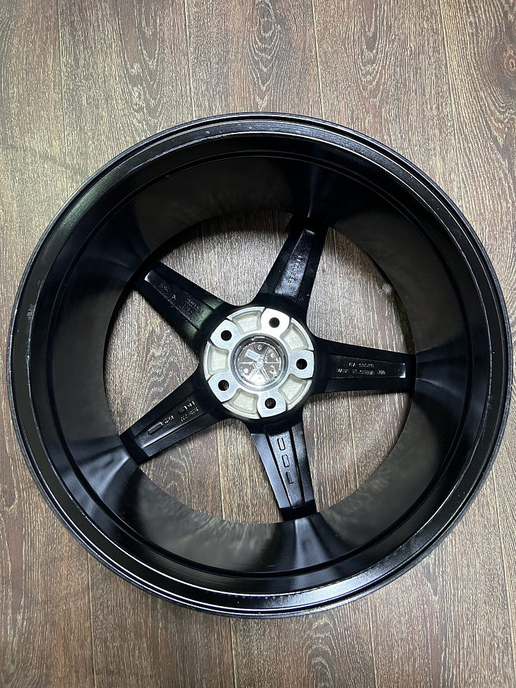 картинка Новые диски CURVA R19 J8.5 ET35 5X114.3 серебро + черный от магазина  StreetTuning