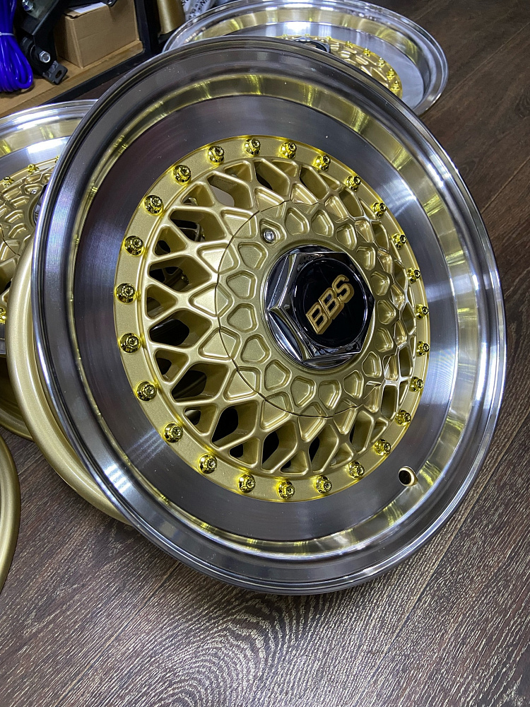 картинка Новые диски BBS RS R14 J6,5 ET25 4x100/4x114.3 , золото + полировка от магазина  StreetTuning