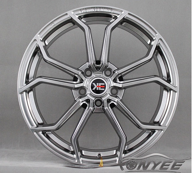 картинка Новые диски KE Flow Forming модель 5 R18 5X108 ET42 J8 черная + серебро магазин  StreetTuning 