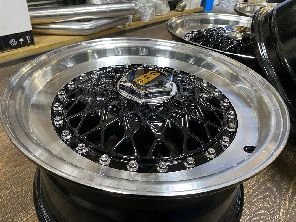 картинка Новые диски BBS RS R13 J6 ET25 4x100/4x114.3 , черные + полировка от магазина  StreetTuning