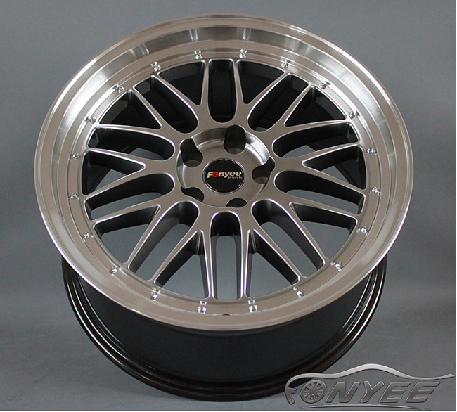 картинка Новые диски BBS LM R19 5X112 ET35 J9,5 светло черный глянец + полированная полка магазин  StreetTuning 