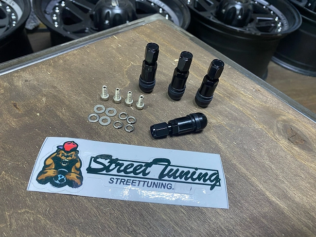 картинка Ниппели (вентили) под датчик, разборные MS525AL/BC, черные, 4 шт магазин  StreetTuning 