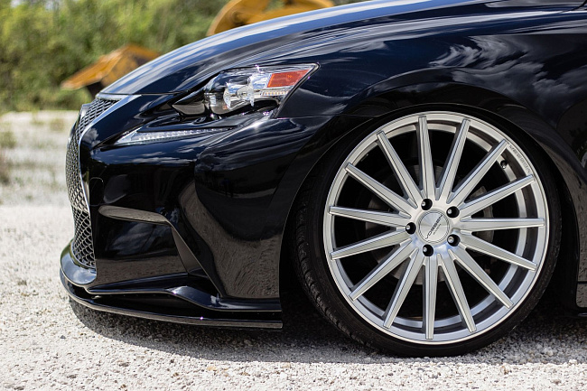 картинка Новые диски Vossen VFS2 Replica R17 5X114,3 ET35 J8,5 серебро магазин  StreetTuning 