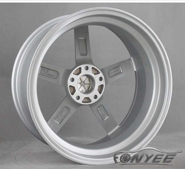 картинка Новые диски Vossen CV3 Replica R18 5X112 ET38 J8 серебро + полированные спиццы магазин  StreetTuning 