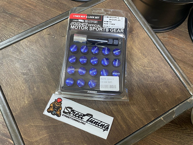 картинка Колесные гайки Rays style М12х1.5 высота-30 мм синие с секретками магазин  StreetTuning 