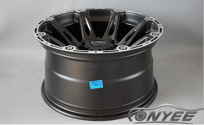 картинка Новые диски Formula R17 6x139,7 ET-40 J9 черный мат + серебро магазин  StreetTuning 