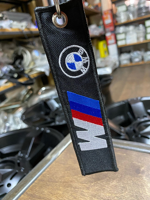 картинка Брелок для Ключей BMW - тканевый магазин  StreetTuning 