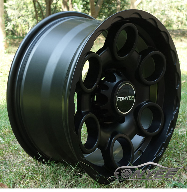 картинка Новые диски Black Rhino Magnus R17 5X114,3 ET0 J8 черный мат магазин  StreetTuning 