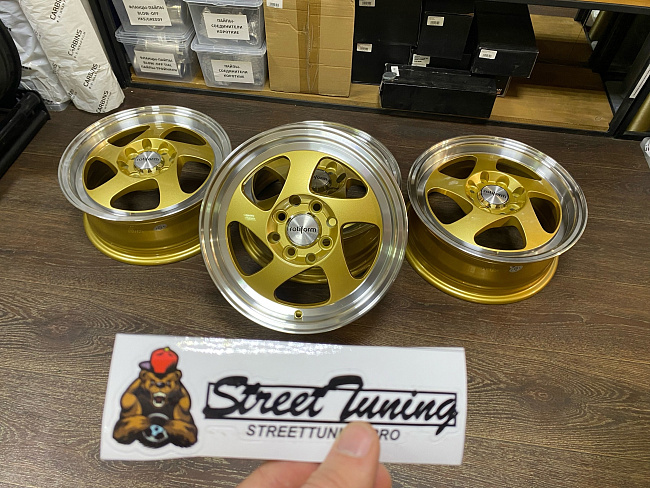 картинка Новые диски Rotifrom R14 J5,5 ET28 4x100/4x114.3 , золото + полировка магазин  StreetTuning 