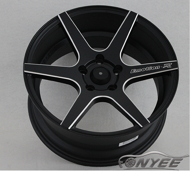 картинка Новые диски SHOGUN EMOTION R V06-R R17 5X114,3 ET30 J8 черный мат + серебро магазин  StreetTuning 