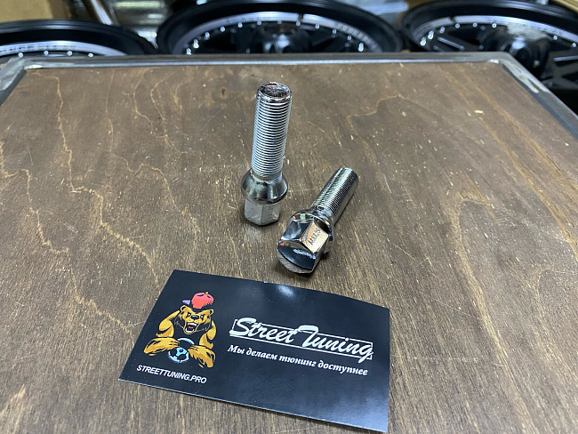 картинка Колесный болт Starleks M14x1.25 высота 40 мм, конус,ключ 17 мм,хром магазин  StreetTuning 