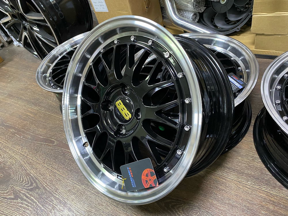 картинка Новые диски BBS LM R15 J6.5 ET38 4x100 черные с полировкой от магазина  StreetTuning