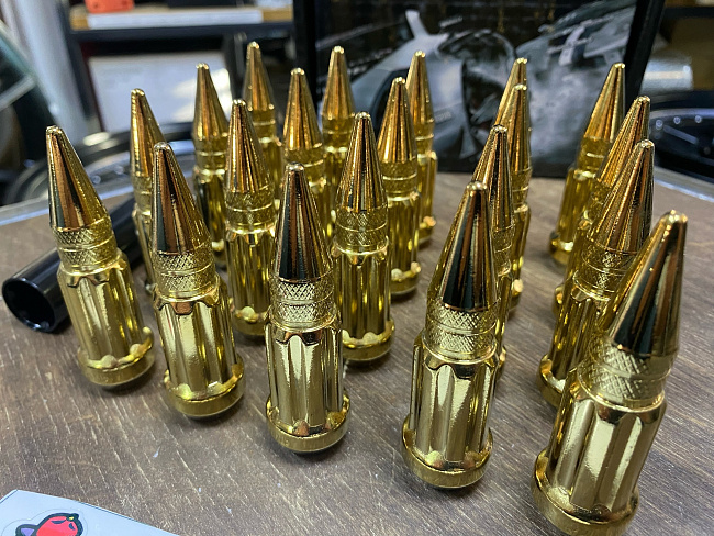 картинка Комплект гаек пики (пули) Starleks, 14х1.5, цвет золотой титан, 20 шт. магазин  StreetTuning 